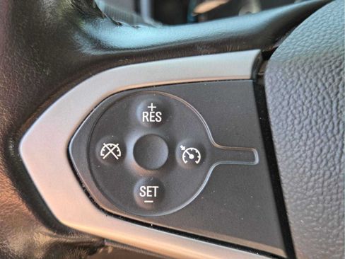 Used 2018 Chevrolet Colorado LT RWD image 30