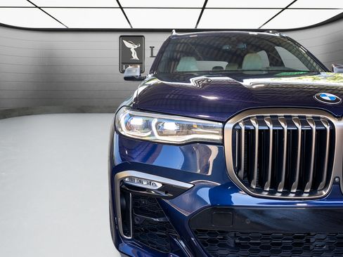 Used 2020 BMW X7 M50i w/ Dynamic Handling Package AWD/4WD image 13