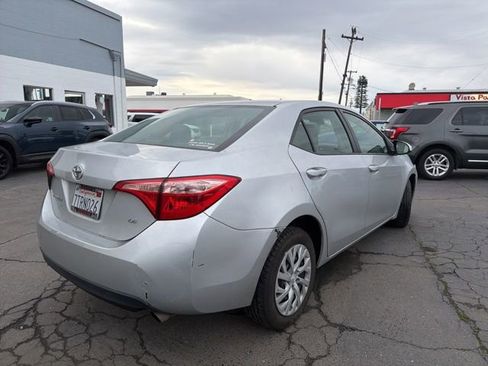 Used 2017 Toyota Corolla LE image 3