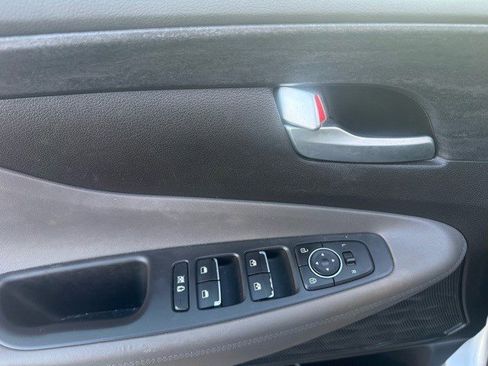 Used 2019 Hyundai Santa Fe SEL image 13