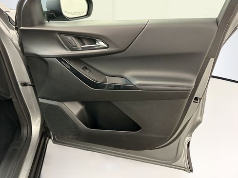 Used 2025 Chevrolet Equinox LT image 33