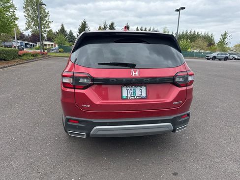 Used 2025 Honda Pilot Touring image 6
