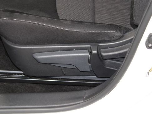 Used 2025 Nissan Sentra SV FWD image 18