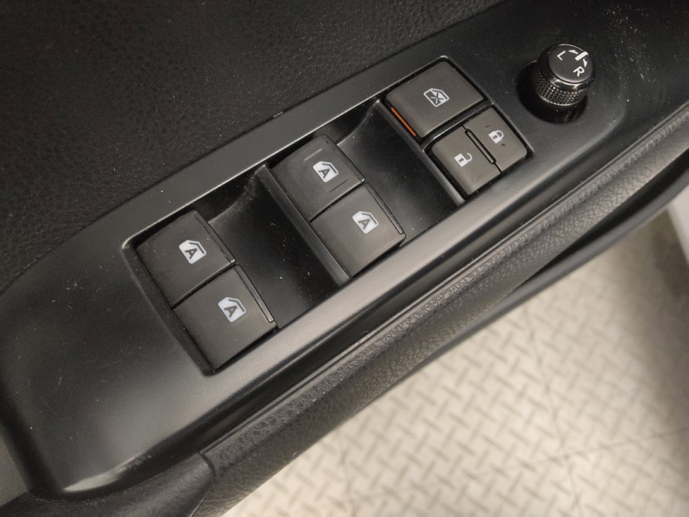 Used 2019 Toyota Camry LE FWD image 27