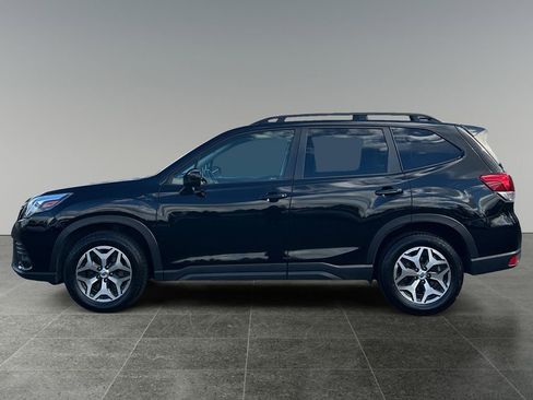 Used 2022 Subaru Forester Premium AWD/4WD image 5