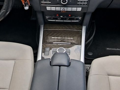 Used 2016 Mercedes-Benz E 350 Sedan image 19