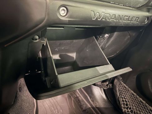 Used 2022 Jeep Wrangler Unlimited Sport image 29