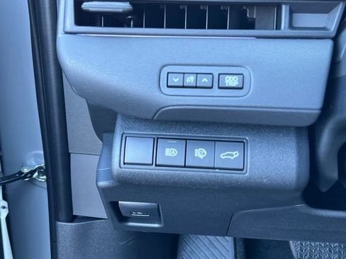 New 2026 Toyota C-HR image 16