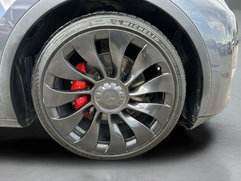 Used 2022 Tesla Model Y Performance AWD/4WD image 28
