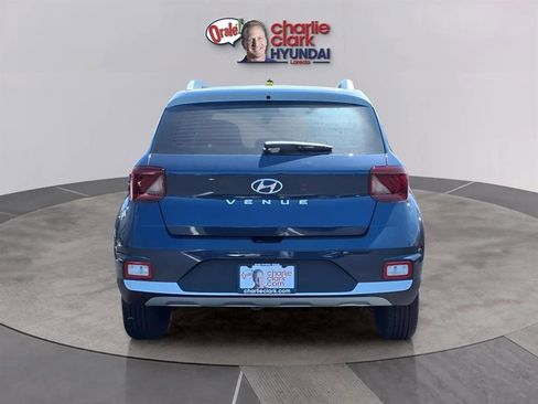 New 2025 Hyundai Venue Limited image 4