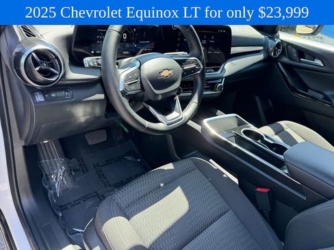 Used 2025 Chevrolet Equinox LT FWD image 14
