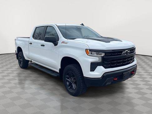 Used 2024 Chevrolet Silverado 1500 LT Trail Boss w/ Protection Package AWD/4WD image 3