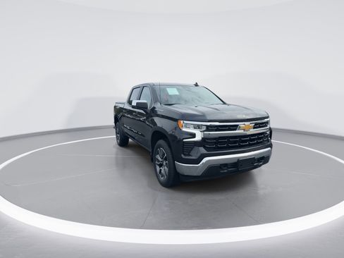 Used 2023 Chevrolet Silverado 1500 LT AWD/4WD image 2