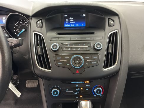 Used 2016 Ford Focus SE w/ Equipment Group 201A FWD image 21