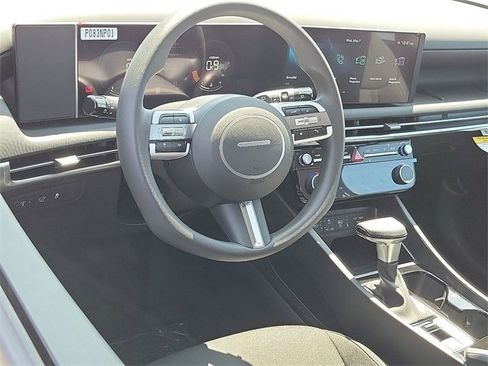 New 2025 Hyundai Tucson SEL image 2