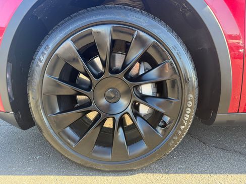 Used 2024 Tesla Model Y 4DR RWD image 9