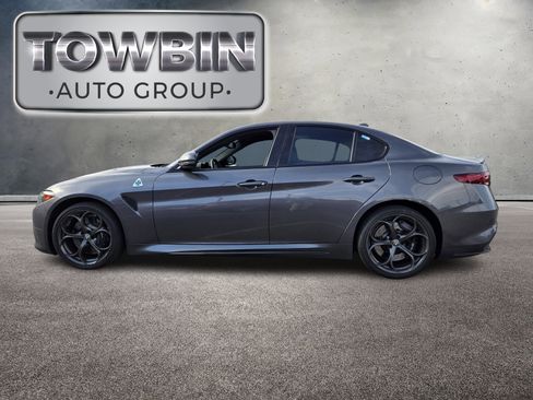 Used 2019 Alfa Romeo Giulia Quadrifoglio image 7