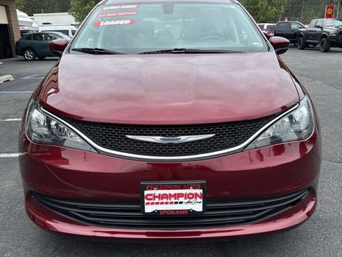 Used 2020 Chrysler Voyager Lxi FWD image 2
