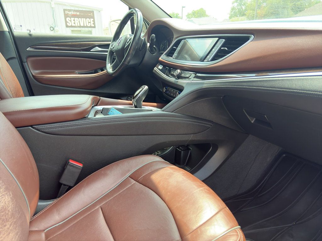 Used 2019 Buick Enclave Avenir w/ Avenir Technology Package AWD/4WD image 14