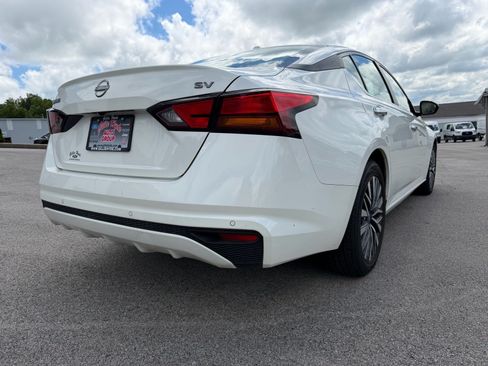 Used 2024 Nissan Altima 2.5 SV FWD image 16