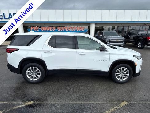 Used 2023 Chevrolet Traverse LS FWD image 2