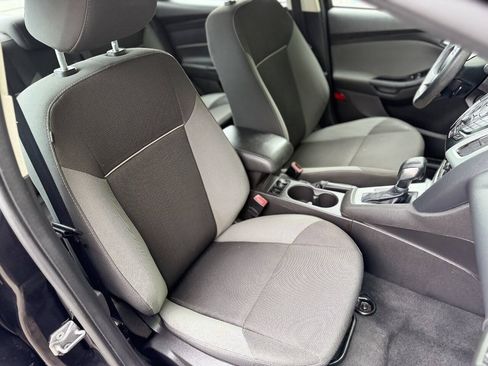 Used 2013 Ford Focus SE FWD image 12