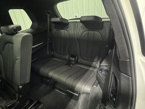 Used 2023 BMW X7 xDrive40i w/ Executive Package AWD/4WD image 19