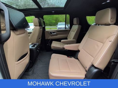 Certified 2024 Chevrolet Suburban Premier w/ Premium Package 2 AWD/4WD image 27