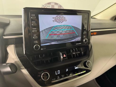 Used 2021 Toyota Corolla LE image 18