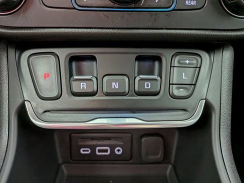 Used 2020 GMC Terrain SLE w/ Driver Convenience Package FWD image 19