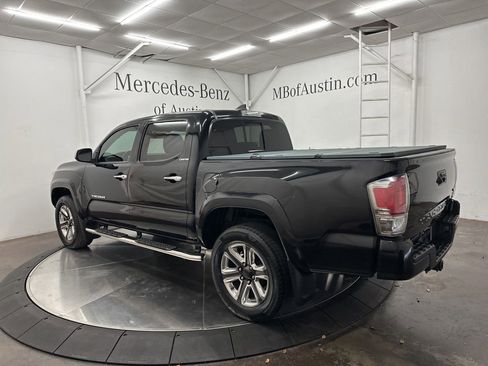 Used 2017 Toyota Tacoma Limited image 5