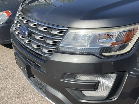 Used 2017 Ford Explorer Limited FWD image 5