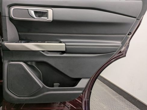 Used 2022 Ford Explorer XLT w/ Equipment Group 202A image 24