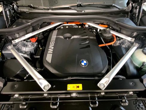 New 2026 BMW X5 xDrive50e w/ Executive Package image 16
