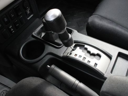 Used 2013 Toyota FJ Cruiser 4WD w/ Upgrade Pkg image 16