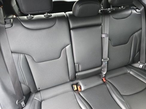 Used 2024 Jeep Compass Latitude w/ Convenience Group image 31