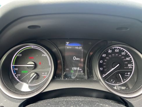 Used 2024 Toyota Camry SE FWD image 7