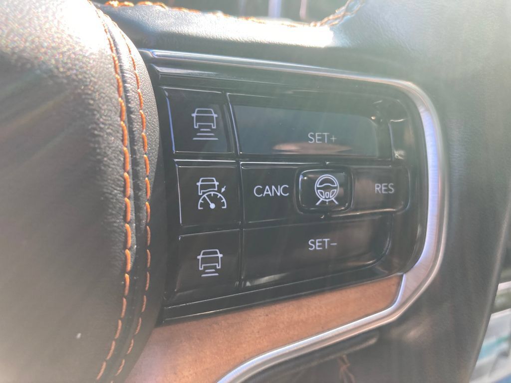 Used 2022 Jeep Grand Wagoneer Series III AWD/4WD image 41