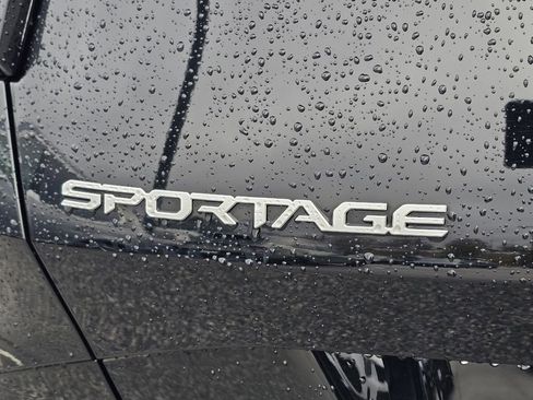 Used 2023 Kia Sportage SX image 10