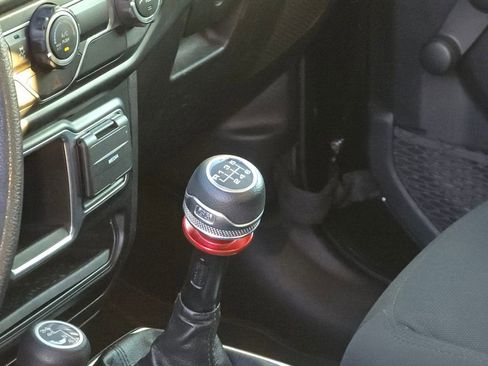 Used 2021 Jeep Wrangler Unlimited Sport image 24