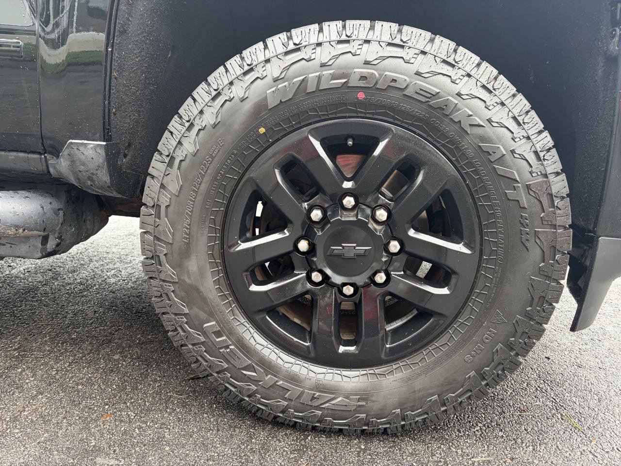 Used 2017 Chevrolet Silverado 2500 LTZ w/ Midnight Edition AWD/4WD image 17