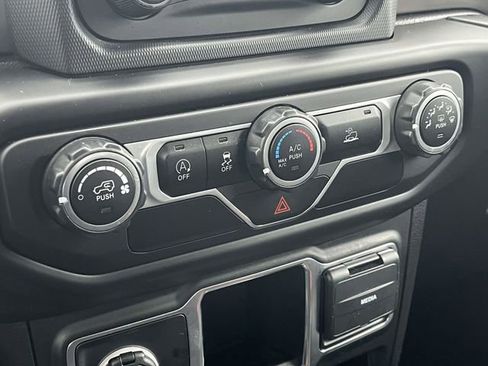 Used 2021 Jeep Wrangler Unlimited Sport image 30