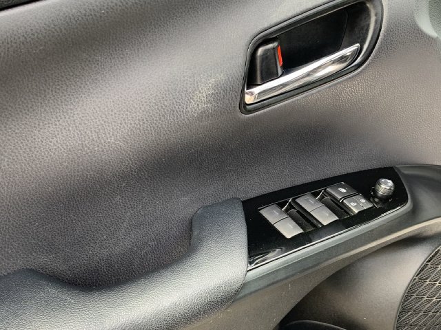 Used 2019 Toyota Prius LE w/ Carpet Mat Package AWD/4WD image 17