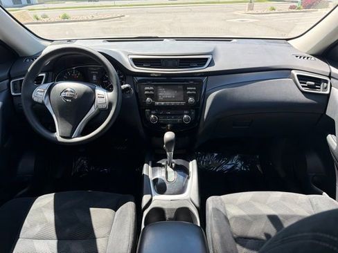 Used 2014 Nissan Rogue SV w/ SV Moonroof Package AWD/4WD image 2