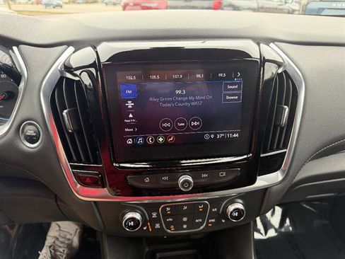 Used 2023 Chevrolet Traverse LT image 41