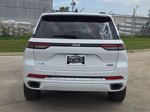 Used 2023 Jeep Grand Cherokee Overland AWD/4WD image 12