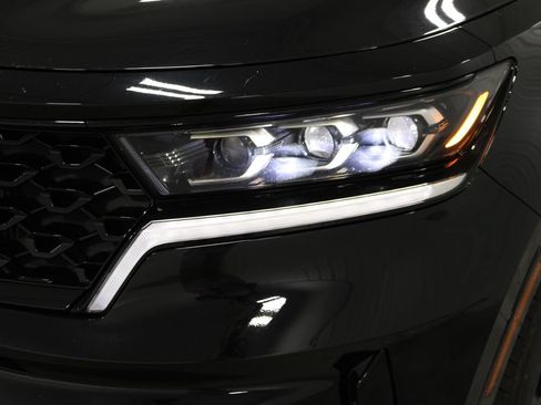 Used 2023 Kia Sorento SX AWD/4WD image 13
