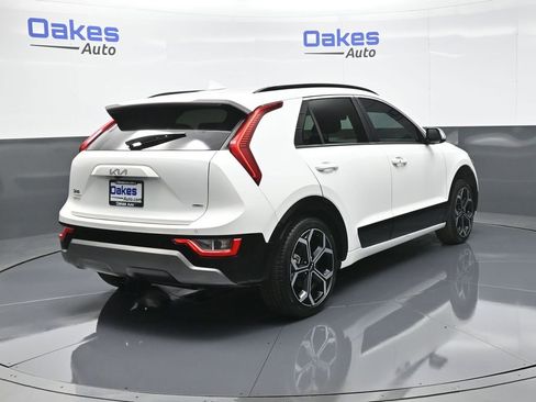 Certified 2023 Kia Niro EX Touring image 8