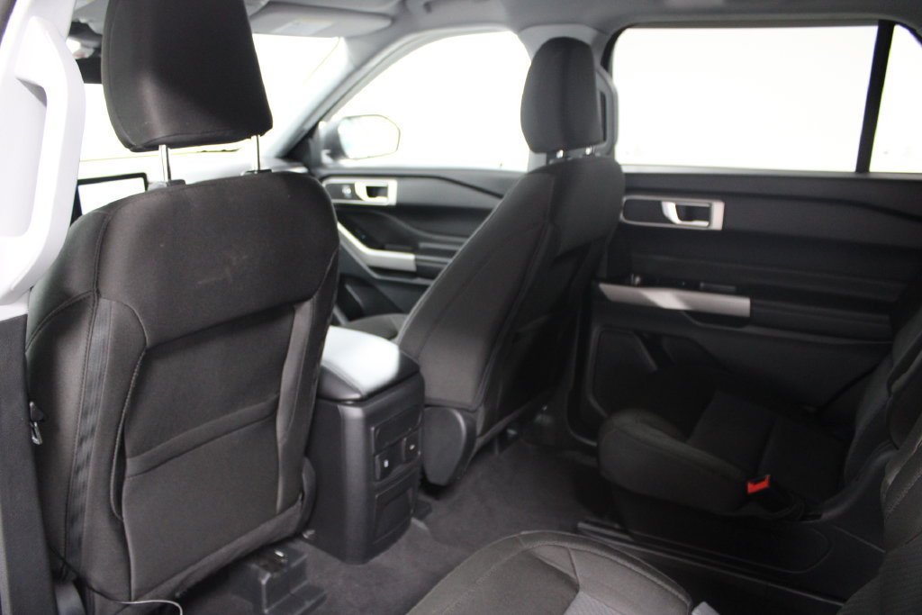 Used 2024 Ford Explorer XLT RWD image 19