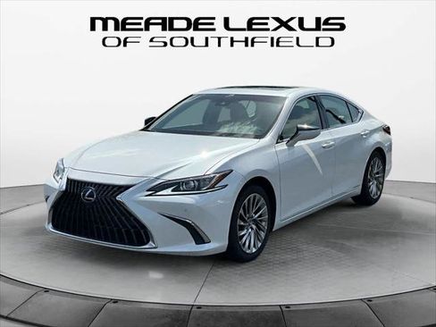 Certified 2022 Lexus ES 300h w/ Accessory Package 2 FWD image 1